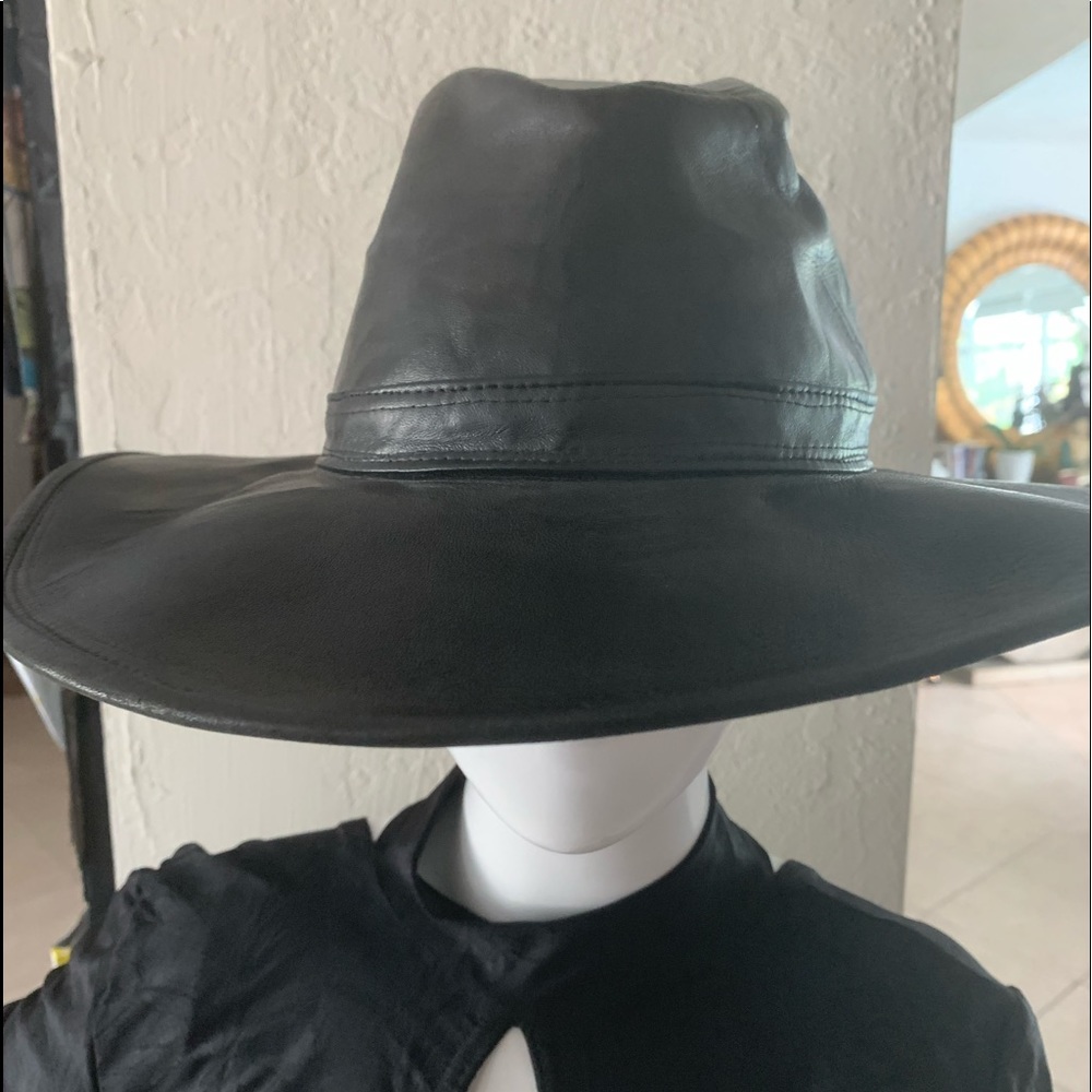 Gucci leather hat Vintage